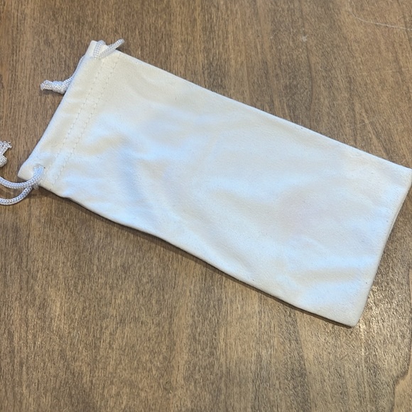 RETROSUPERFUTURE CLASSIC SUNGLASSES - DISCONTINUED COLORWAY WHITE TORTOISESHELL. - Picture 6 of 11